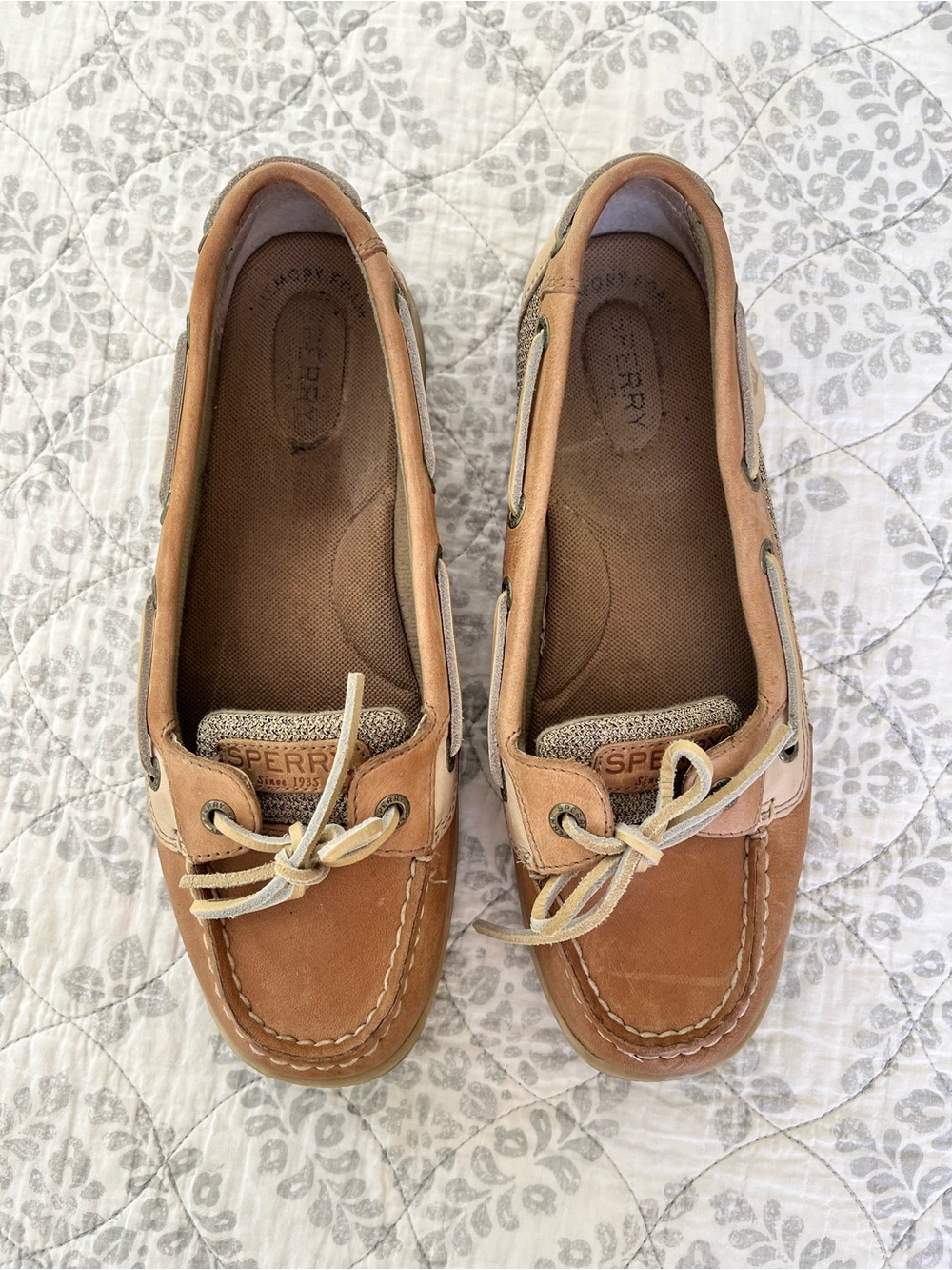 8 Sperry Women’s Angelfish Tan Leather Boat Shoes - Classic Two-Eye Moccasin - Picture 2 of 8